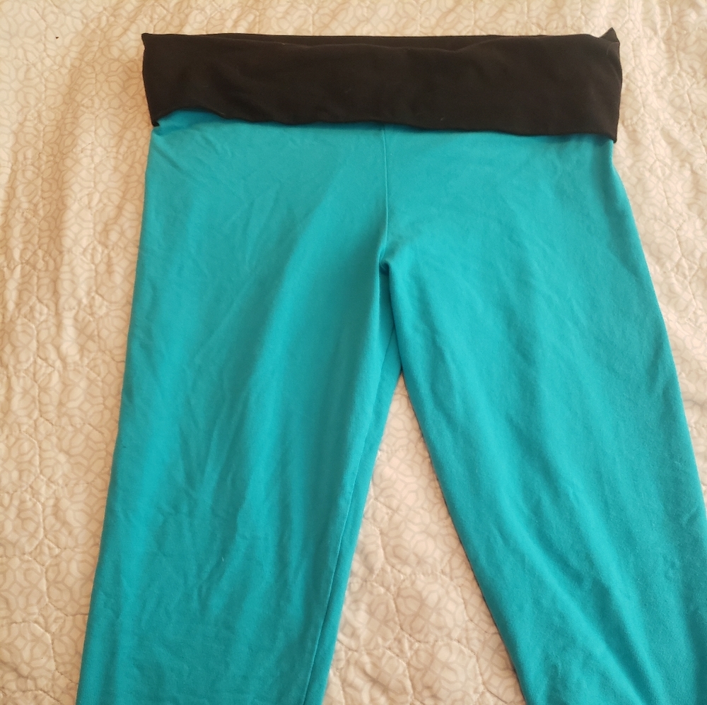 PINK yoga capris